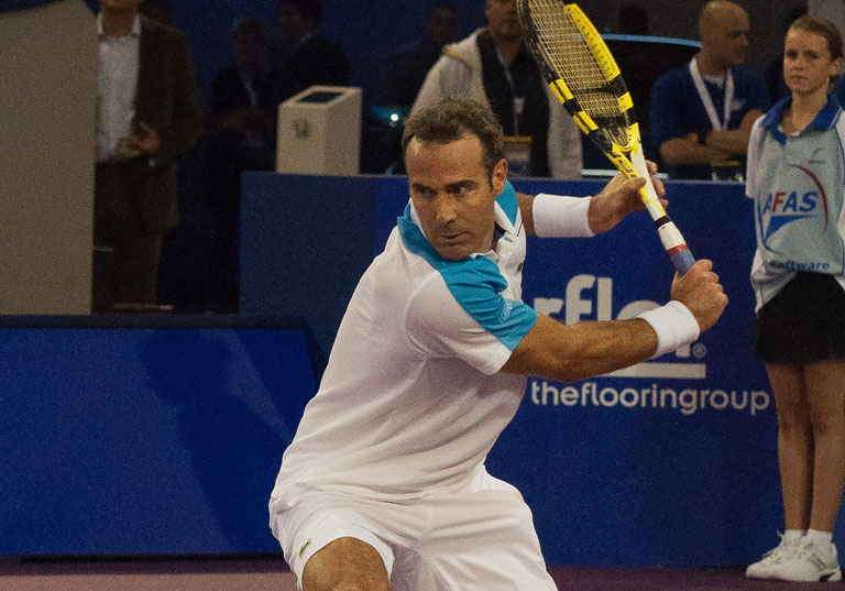 Joined by the great Alex Corretja, we talk Roger, Rafa, Carlitos, and much more as the clay-court season is upon us. And Jonny’s got a hot take, too…do you agree?